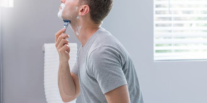 Für echte Männer: Gillette Skinguard Sensitive [Sponsored Video]