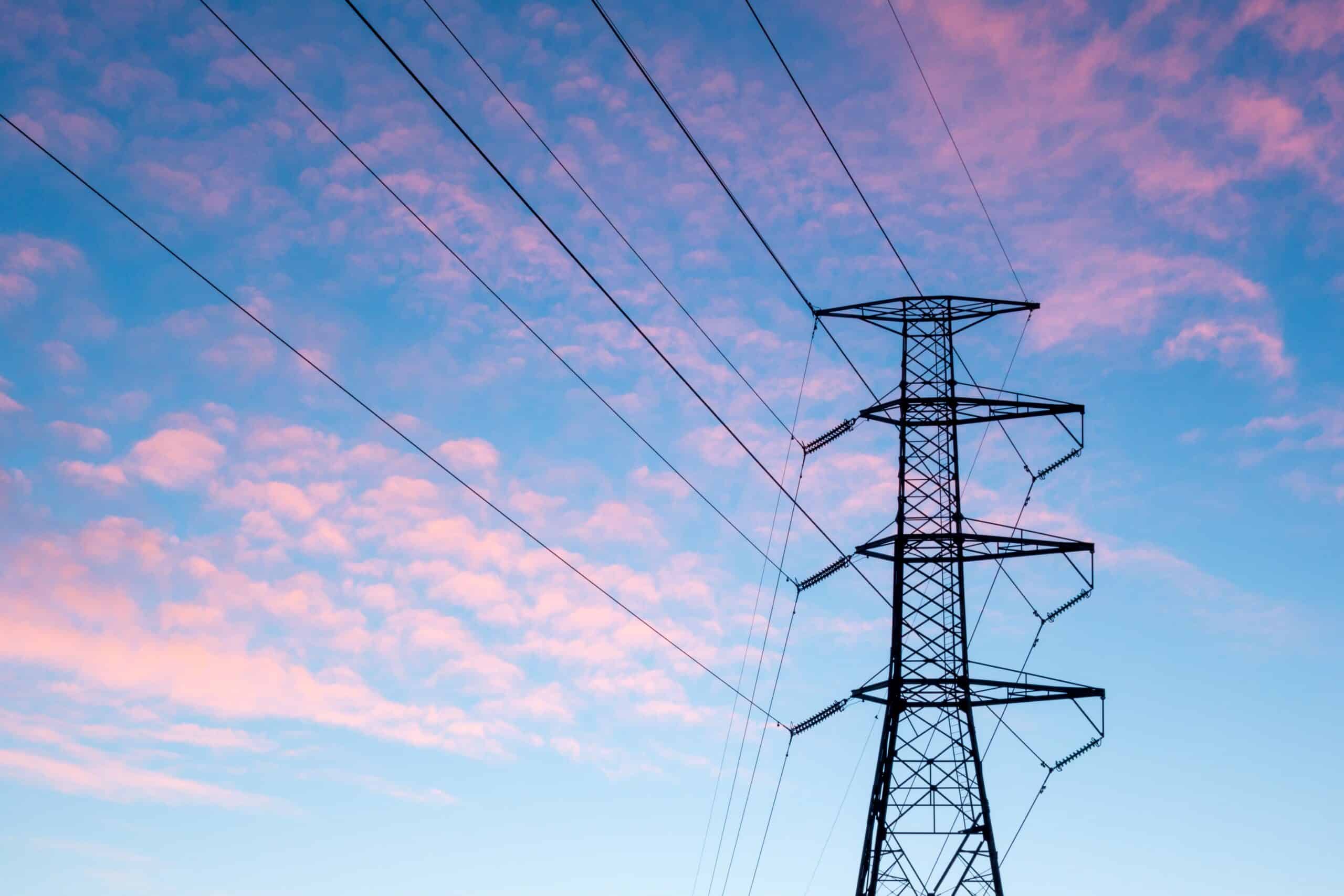 Die DGUV V3 schreibt den Umgang mit elektrischen Geräten vor